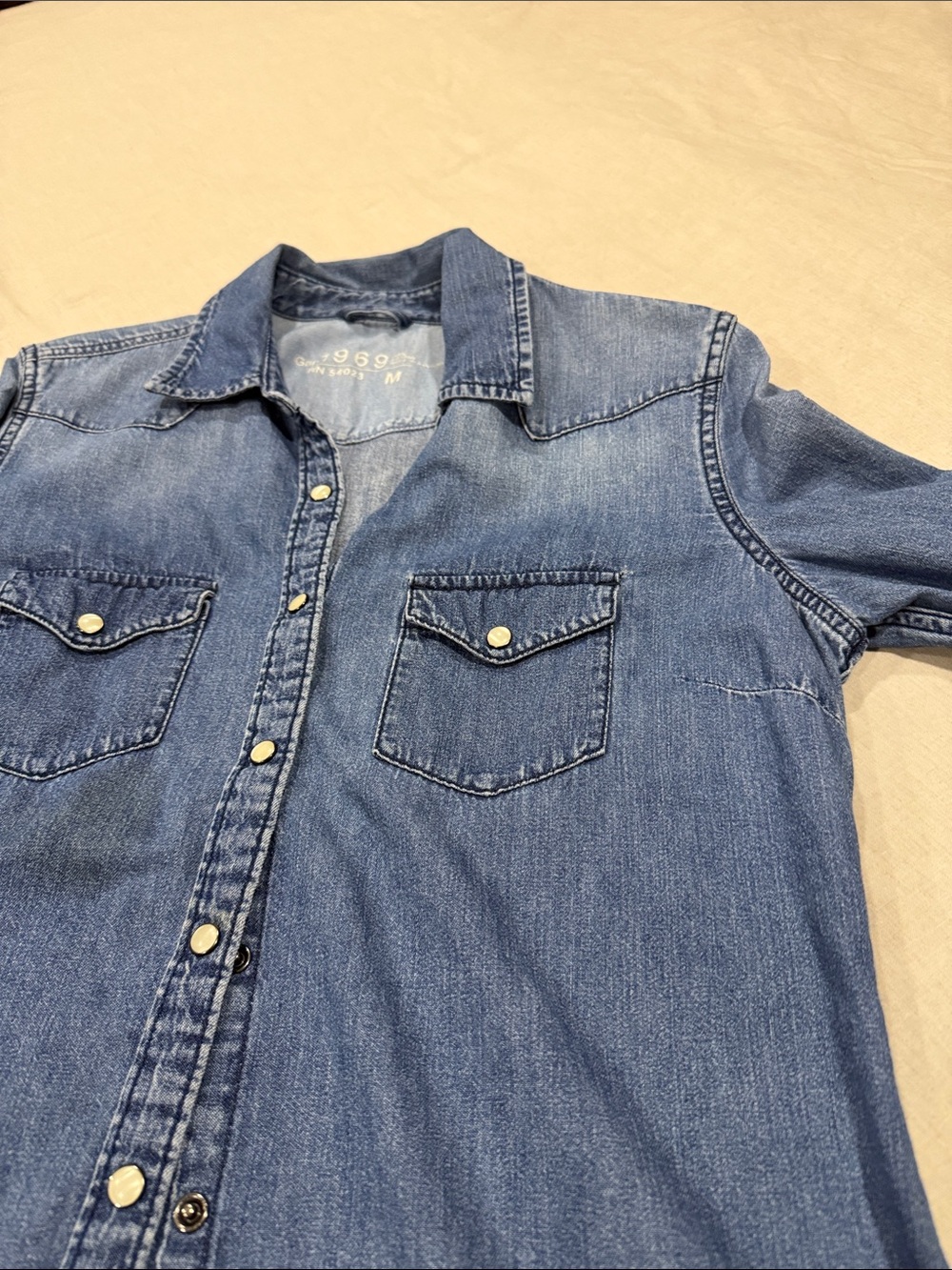 GAP 1969 Chambray Button-Up Shirt - Light Blue size M - Picture 6 of 9